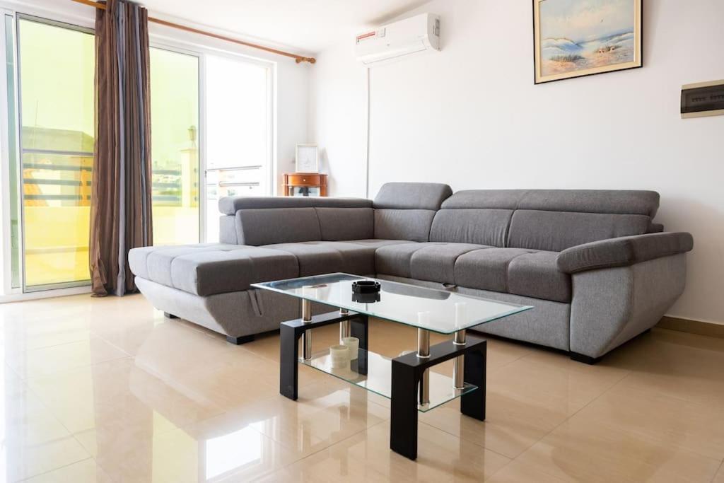 3 Bedroom Apt, Free Wifi & Ac, Cidadela - Lcgr Praia Eksteriør bilde